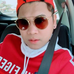 Meet your Posher, Jayfrey